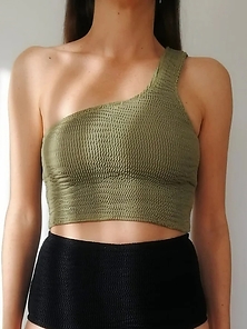 Crop top asimetrico Calamoon Топ купальника